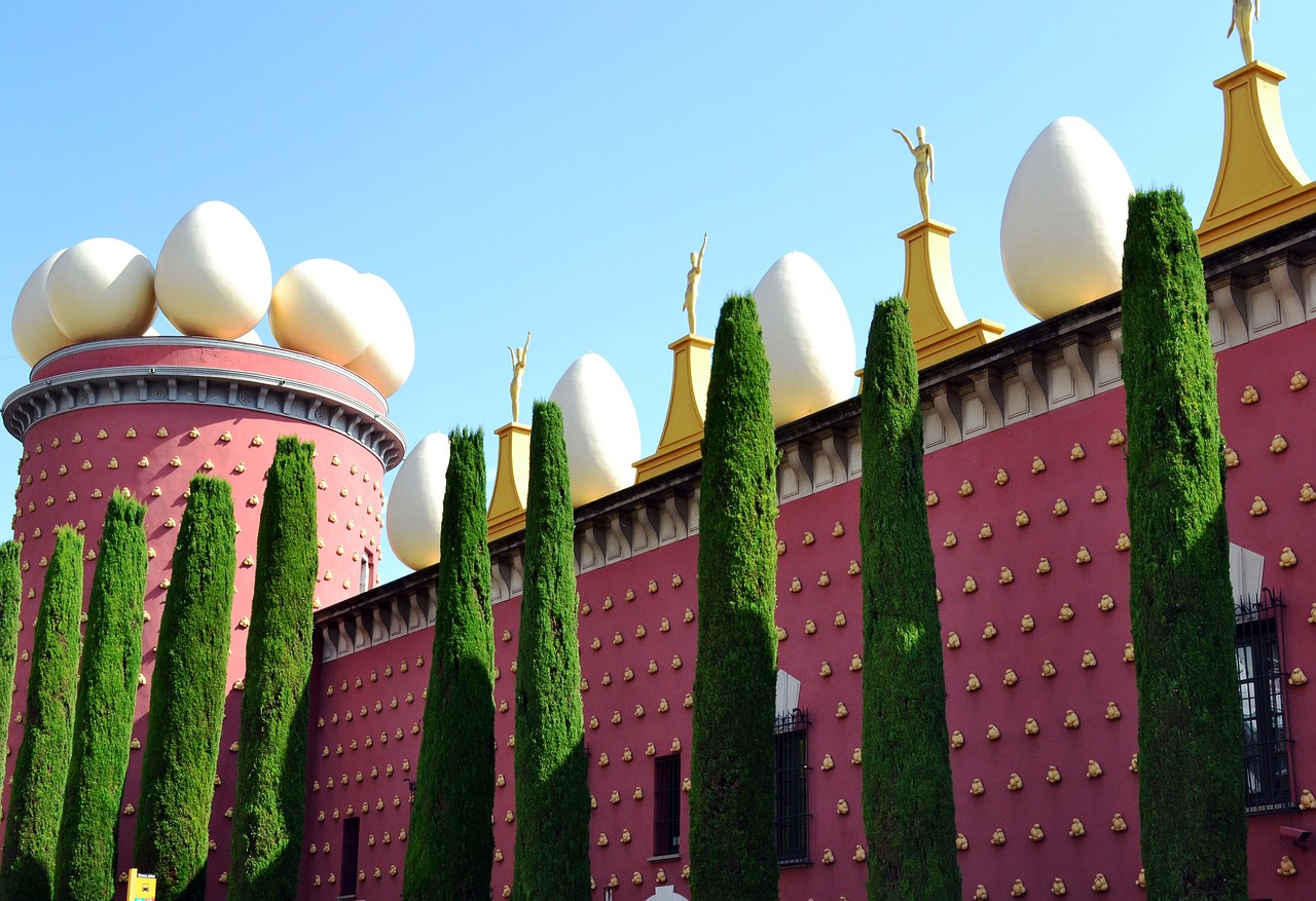 dali museum, figueras, wall